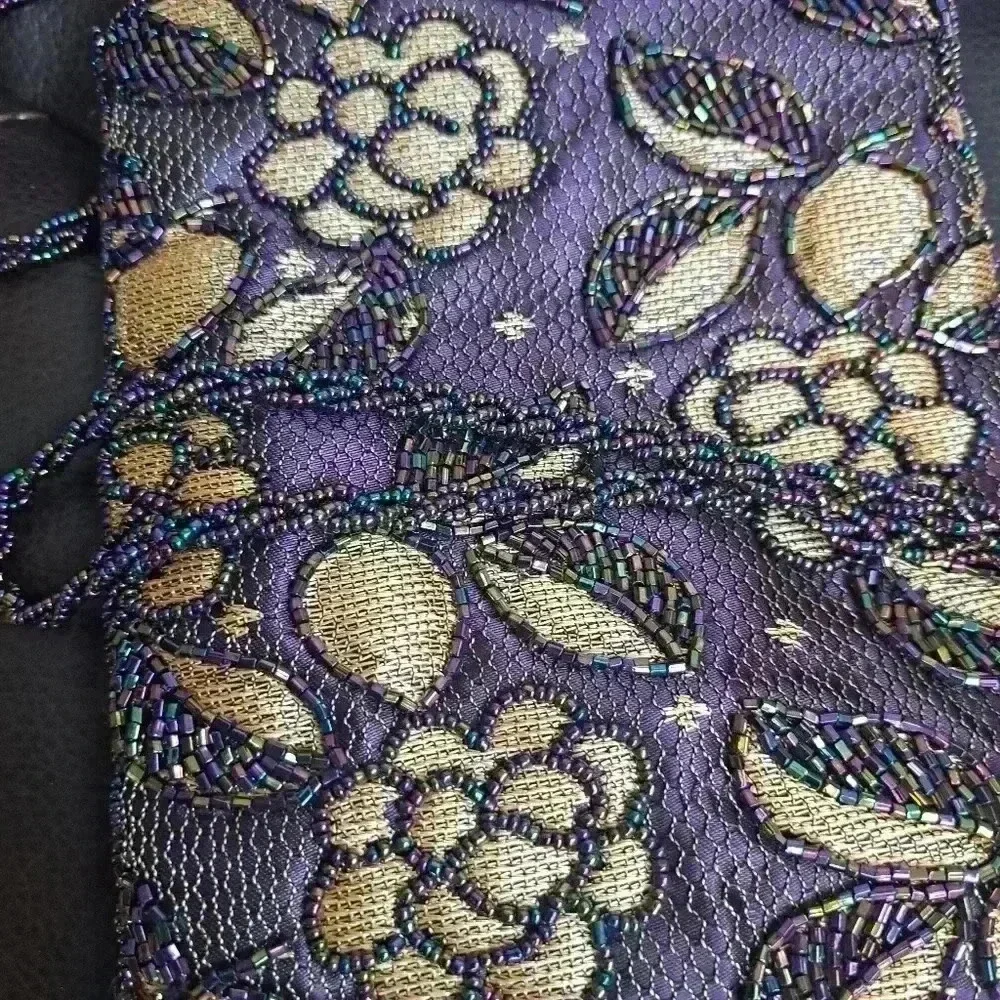 Purple, beaded occasion bag - Picture 4 of 7